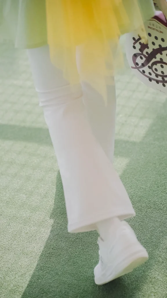 detail celana wanita sebelum main padel